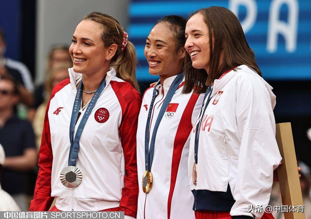 迫使他们在 迫使他们在