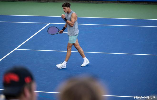 他成功提拔 他成功提拔