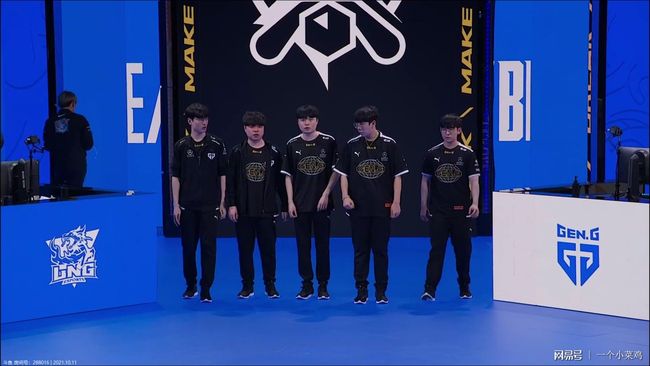 卢卡库对比 卢卡库对比